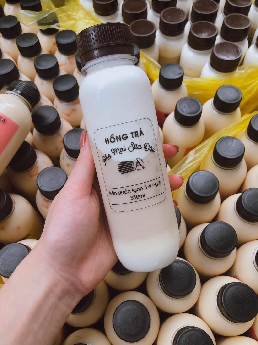 Chai nhựa tròn cao cổ rộng 330ml